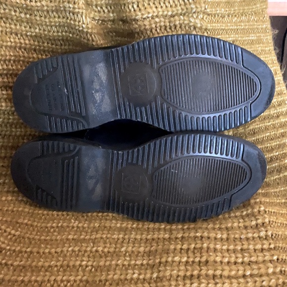 EUC Doc Martens Black Flora Chelsea Boots - Picture 2 of 6